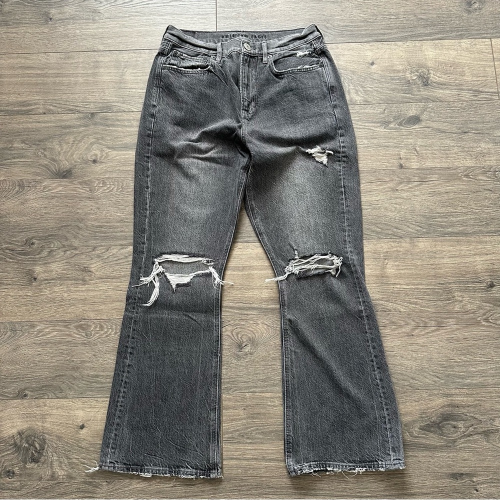 American Eagle Distressed 90’s Flare Jean Size 4 Regular High Rise (No. 3179)